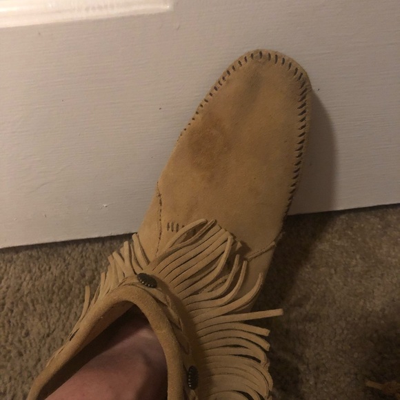 Minnetonka size 7 light brown moccasins - Picture 7 of 7